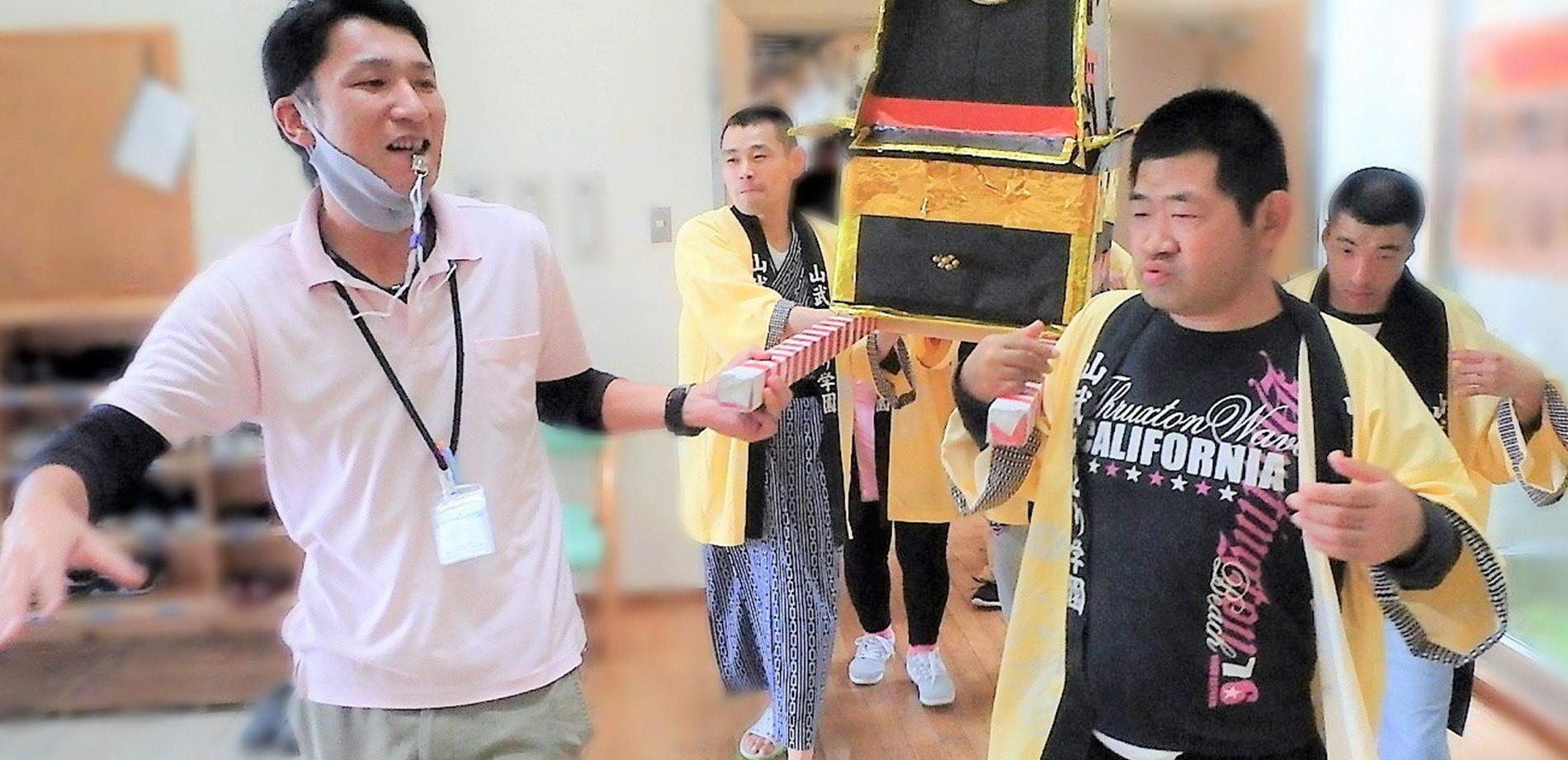 利用者様とスタッフでお祭り