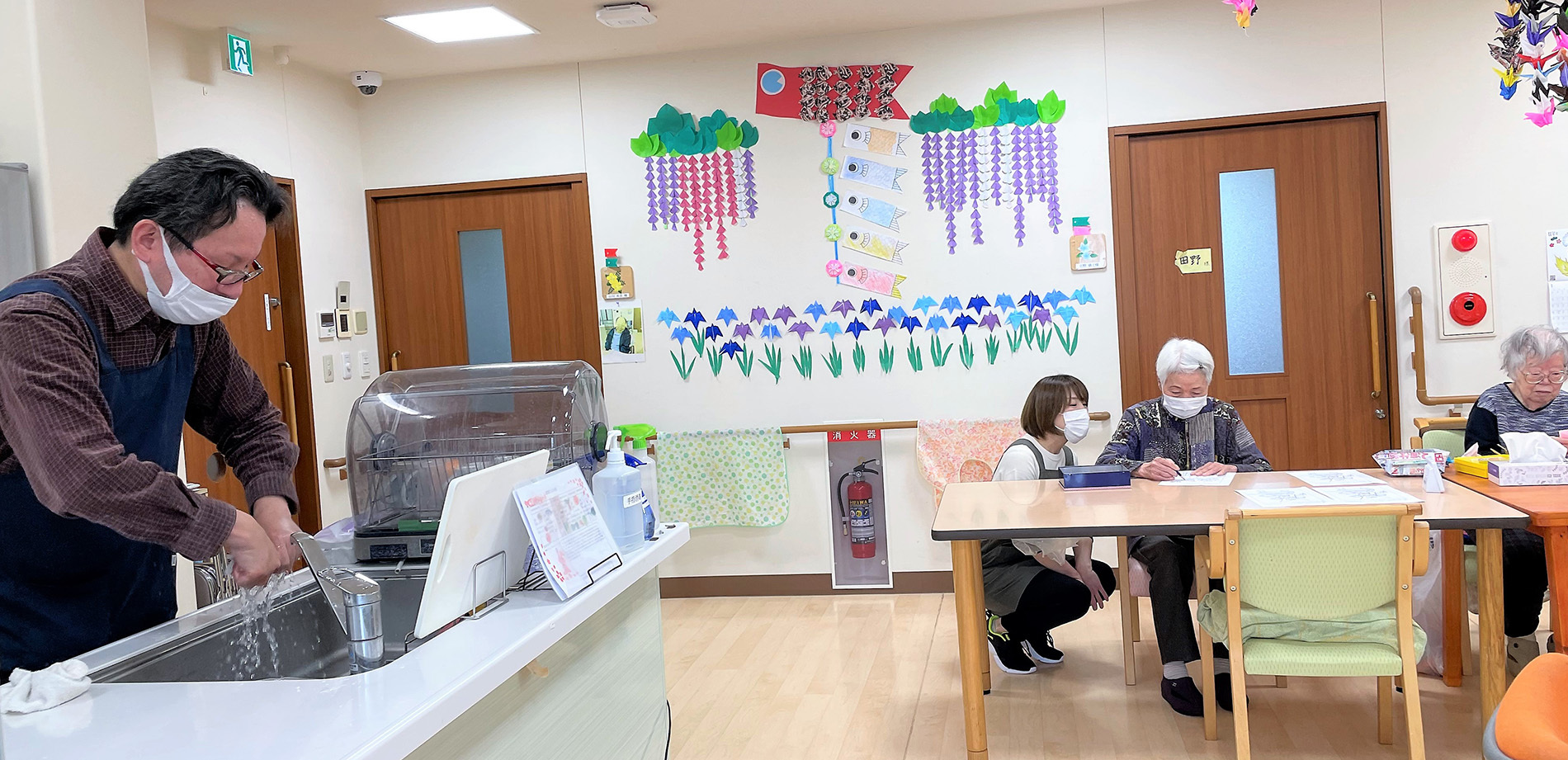 ほほえみの里でのスタッフ風景